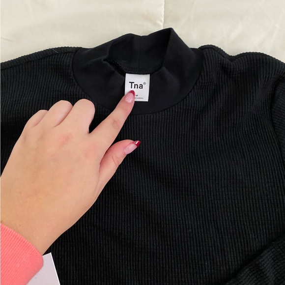 NWT TNA Thermal Mock Neck - Black - Picture 3 of 4